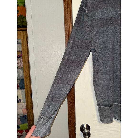 NWOT JOHN VARVATOS Artisan Cold Water Dyed V-Neck Sweater Sz Large - Picture 8 of 12